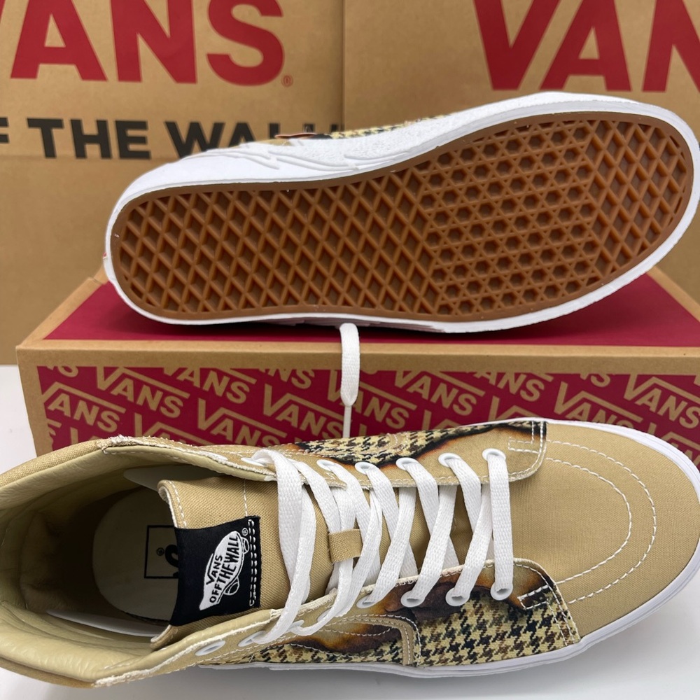 Vans WMNS Sk8-Hi Bolt (Big Reveal) Taos Taupe Sneakers 
 Houndstooth Pattern - Picture 3 of 16